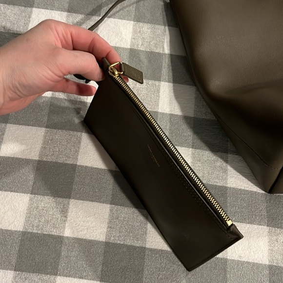 Saint Laurent Leather Tote - Authentic - Picture 4 of 7